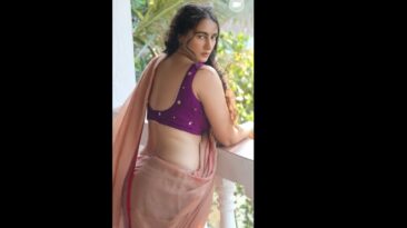 Curvy Sexy Desi Girl का Glamorous Video